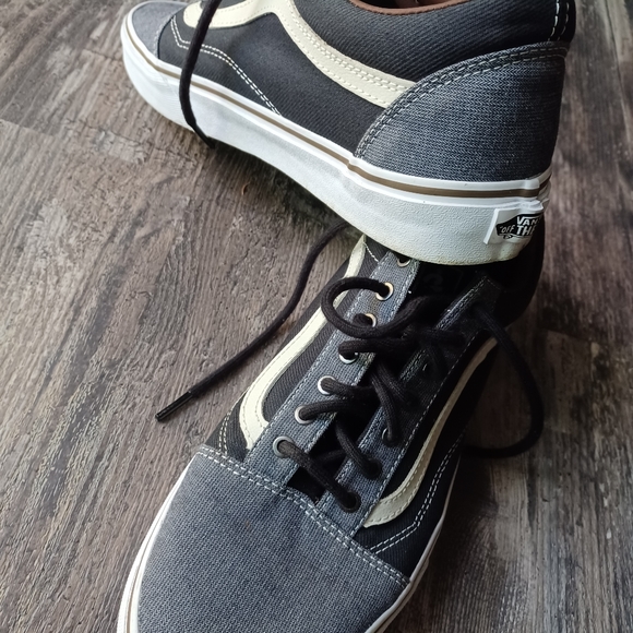 Vans - Picture 5 of 5